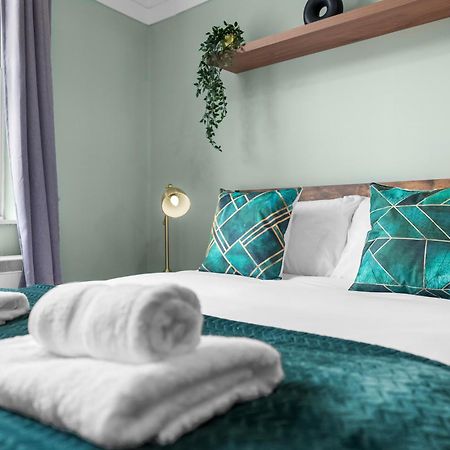 Chic 2 Bedroom Apartment Near Liverpool Street By Gold Stays Londýn Exteriér fotografie