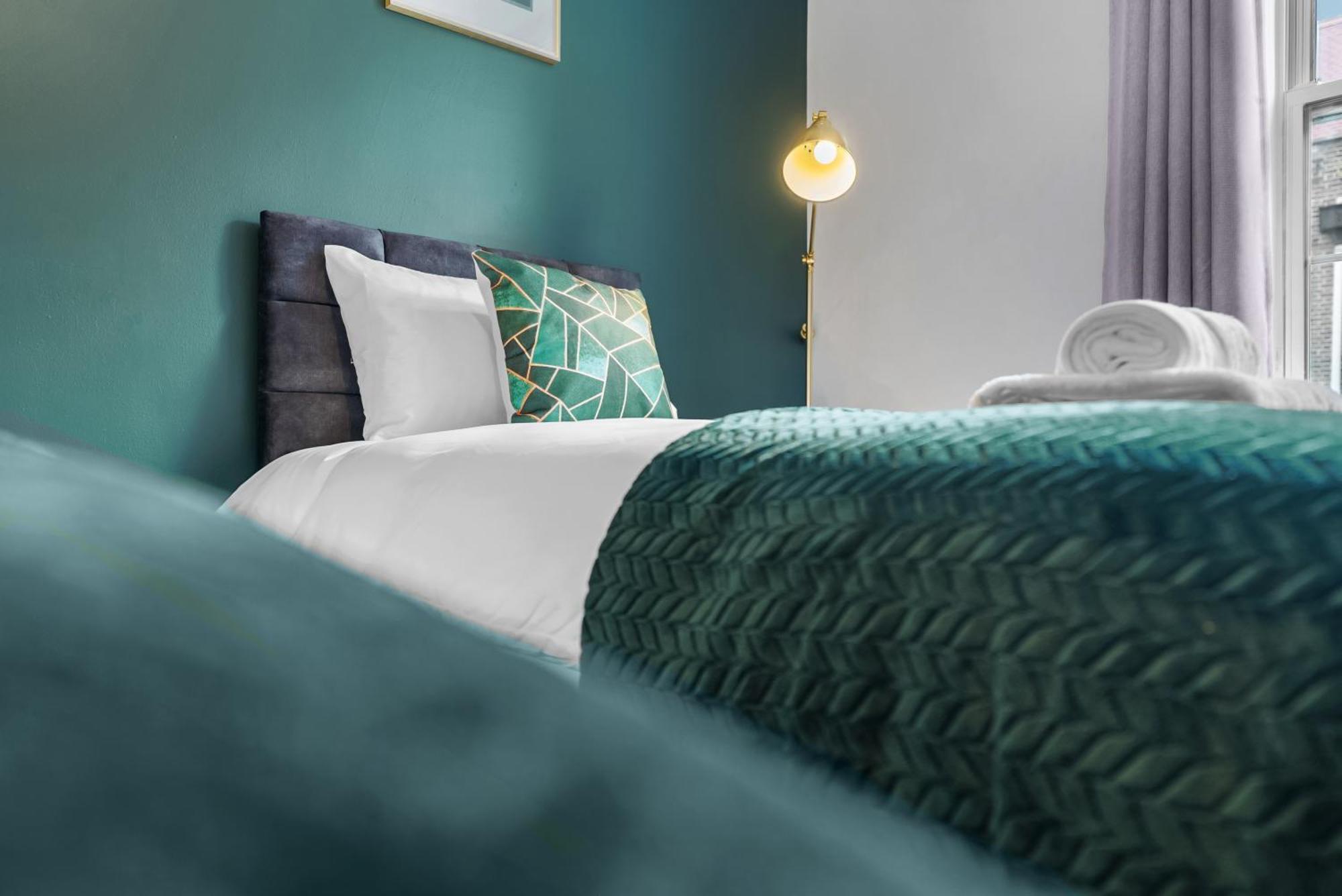 Chic 2 Bedroom Apartment Near Liverpool Street By Gold Stays Londýn Exteriér fotografie